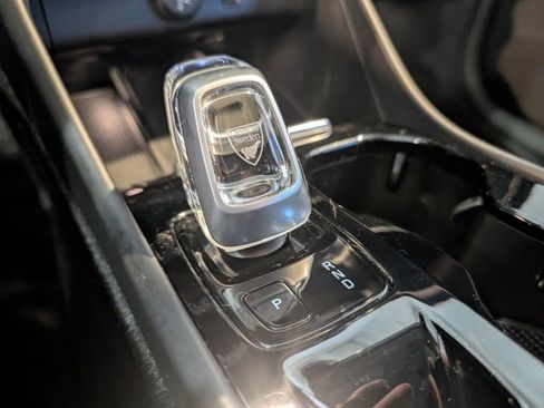 Used 2020 Volvo XC40 T5 Inscription image 22