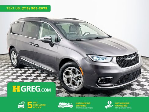 Used 2022 Chrysler Pacifica Limited image 1