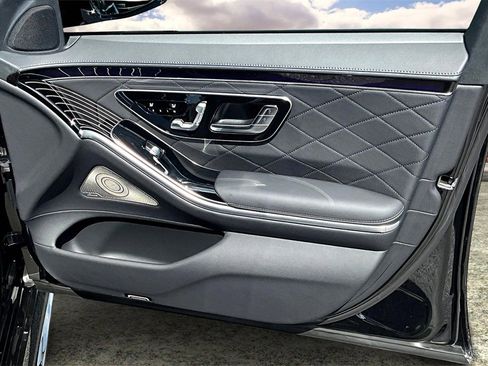 Used 2025 Mercedes-Benz S 580 4MATIC Sedan image 28