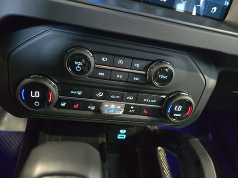 Used 2025 Ford Bronco Raptor AWD/4WD image 26