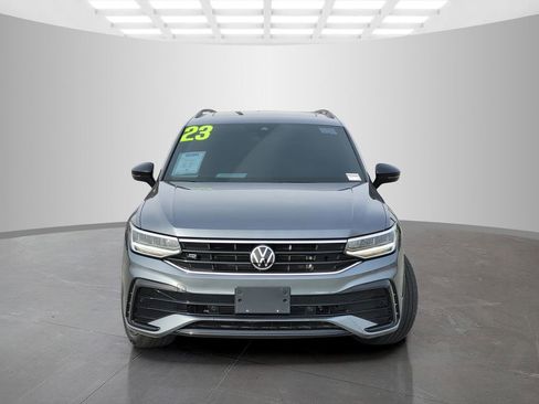 Used 2023 Volkswagen Tiguan SE R-Line image 2