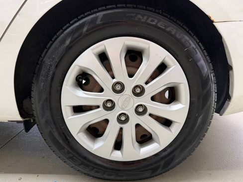 Used 2013 Kia Forte EX FWD image 27