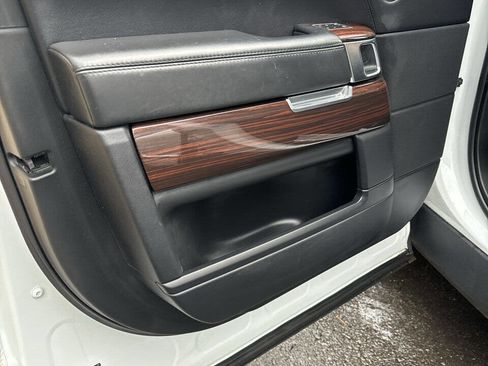 Used 2017 Land Rover Range Rover HSE image 22