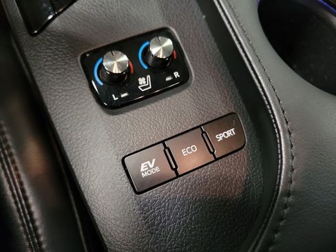 Used 2015 Toyota Avalon Limited image 15