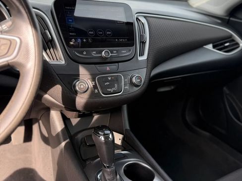 Used 2019 Chevrolet Malibu LS FWD image 12