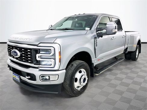 Used 2024 Ford F350 Platinum image 3