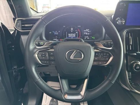 Used 2025 Lexus LX 700h Overtrail w/ Accessory Package (Z1) AWD/4WD image 14