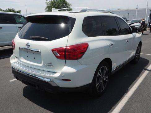 Used 2019 Nissan Pathfinder Platinum AWD/4WD image 4