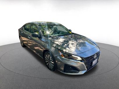 Used 2024 Nissan Altima 2.5 SV