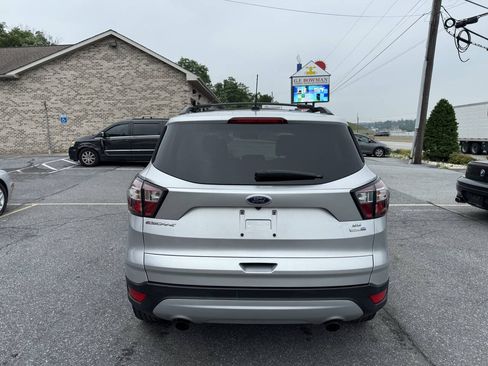 Used 2017 Ford Escape SE w/ Equipment Group 201A AWD/4WD image 6