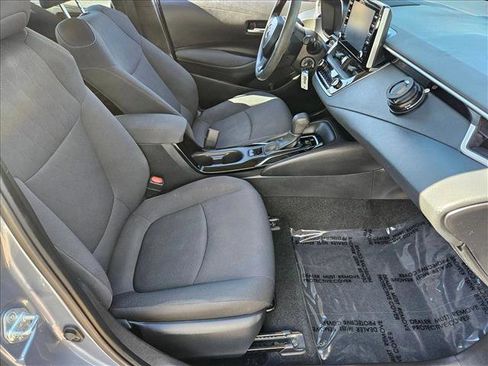 Used 2020 Toyota Corolla LE image 19