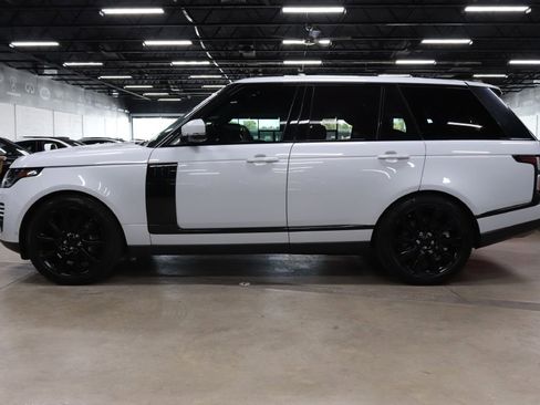 Used 2019 Land Rover Range Rover Supercharged image 2