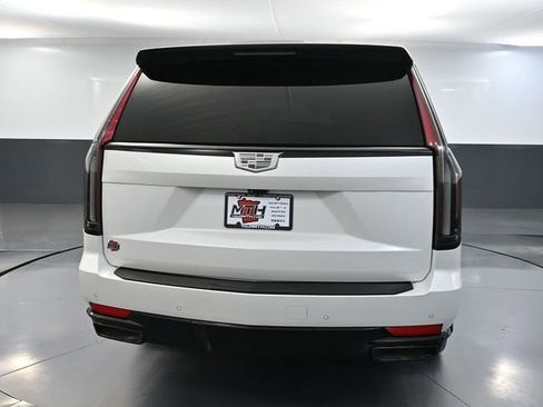 Used 2024 Cadillac Escalade Sport w/ LPO, ONYX Package image 7