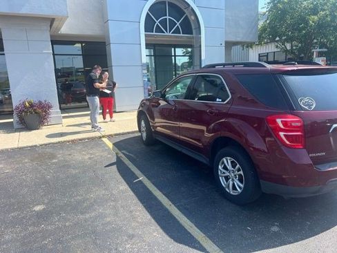 Used 2017 Chevrolet Equinox LT w/ Convenience Package FWD image 8
