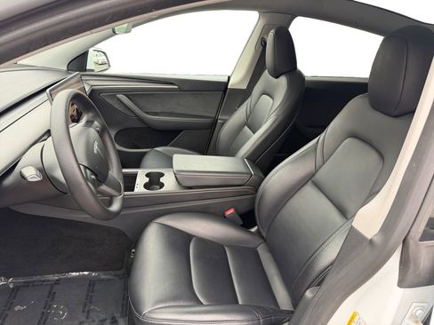 Used 2023 Tesla Model Y Long Range image 9