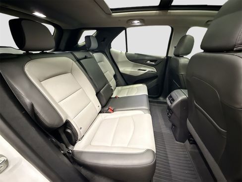 Used 2018 Chevrolet Equinox Premier image 29
