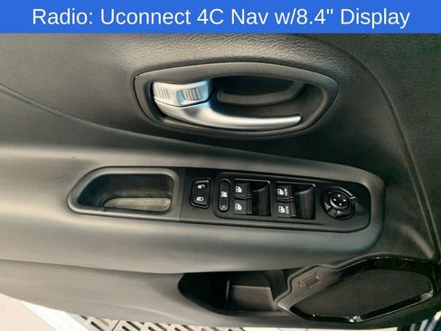 Used 2022 Jeep Renegade Altitude w/ Convenience Group image 13