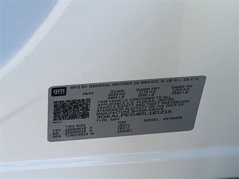 Used 2024 GMC Terrain SLT image 27