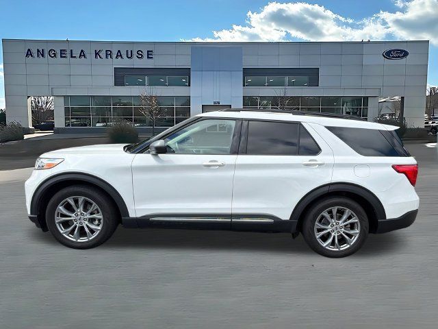 Used 2020 Ford Explorer XLT w/ Equipment Group 202A RWD image 4