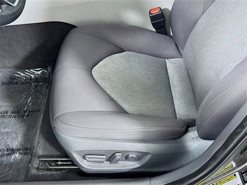 Certified 2021 Toyota Camry LE w/ Carpet Mat Package (TMS) image 18