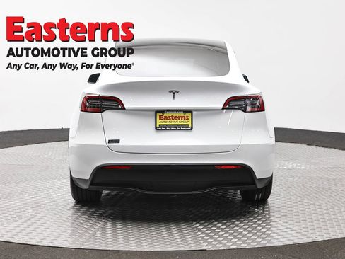 Used 2022 Tesla Model Y Long Range AWD/4WD image 6