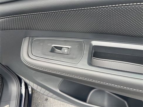 New 2025 Volkswagen Atlas Cross Sport SE image 27