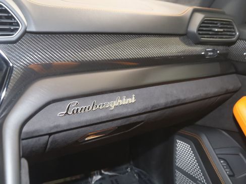Used 2021 Lamborghini Urus image 48