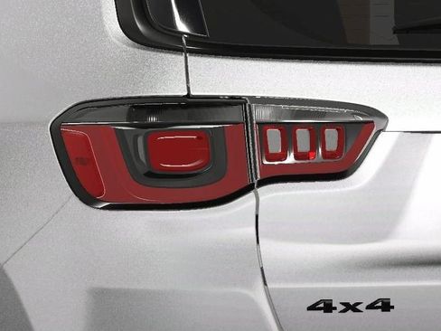 Certified 2025 Jeep Compass Latitude w/ Convenience Group image 12