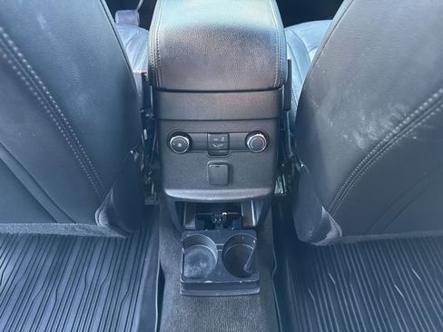 Used 2018 Ford Explorer XLT w/ Equipment Group 202A image 21