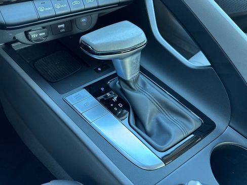 Certified 2025 Hyundai Elantra Sport image 10