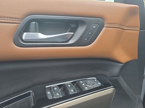 Used 2023 Nissan Pathfinder Platinum image 18