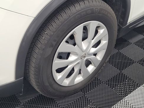 Used 2019 Nissan Rogue S FWD image 31