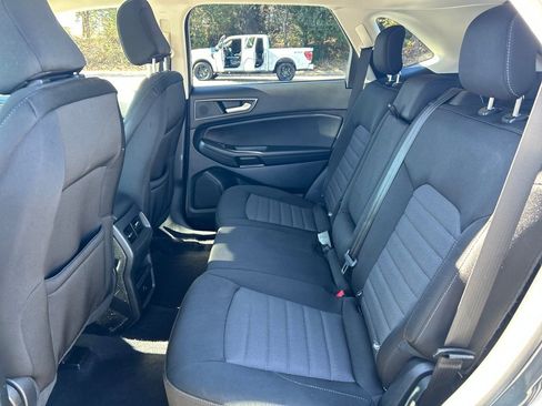 Used 2024 Ford Edge SE w/ Black Appearance Package image 25