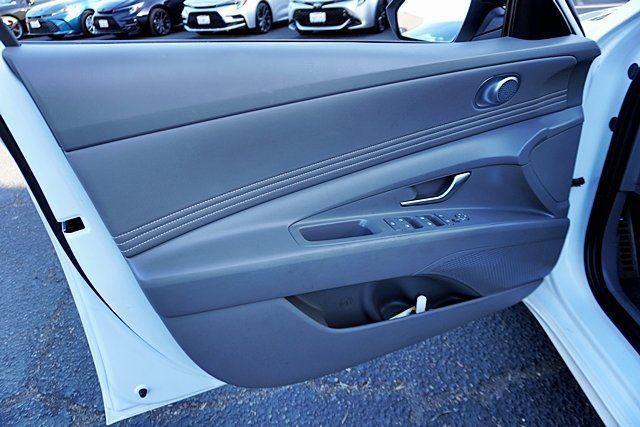 Certified 2026 Hyundai Elantra Sport FWD image 31
