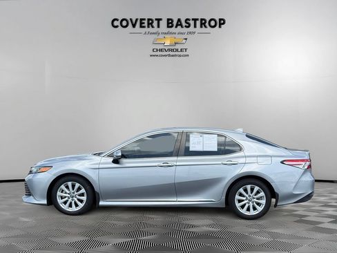 Used 2020 Toyota Camry LE FWD image 4