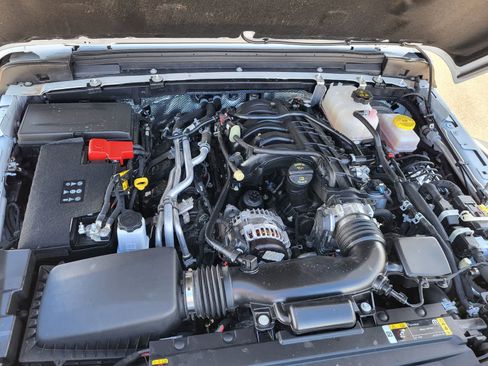 Used 2024 Jeep Wrangler Rubicon w/ Convenience Group image 29