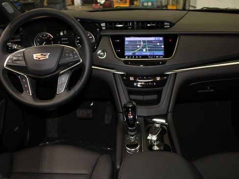 New 2025 Cadillac XT5 Premium Luxury AWD/4WD image 9