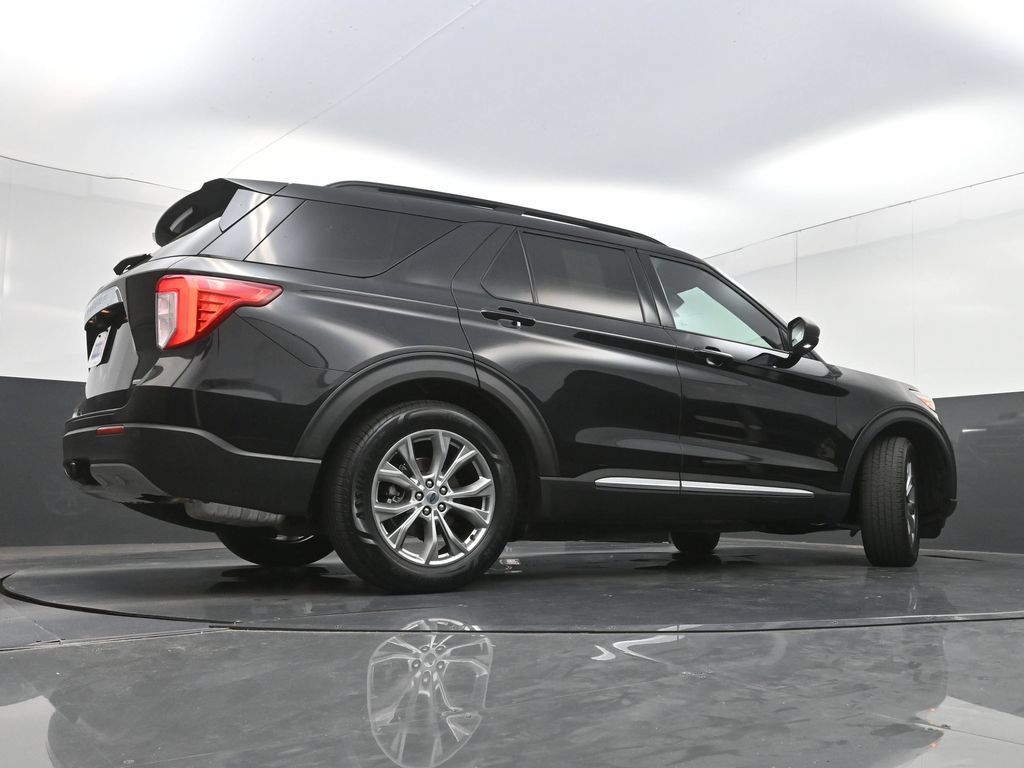Used 2020 Ford Explorer XLT w/ Equipment Group 202A RWD image 29