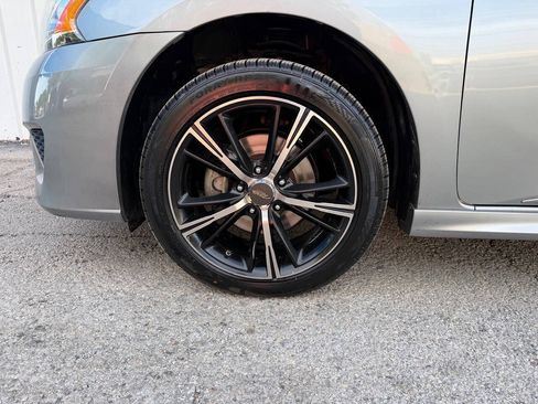 Used 2014 Nissan Sentra SR w/ SR Driver Package FWD image 33