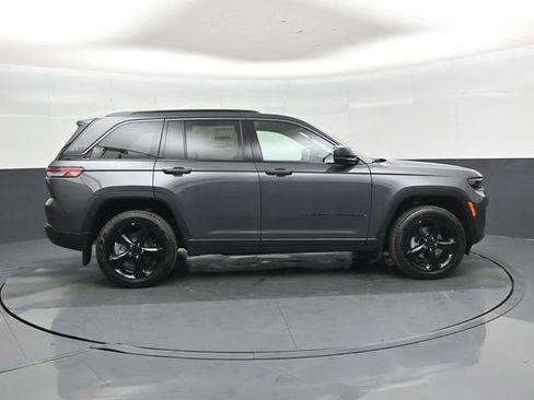 New 2026 Jeep Grand Cherokee Limited w/ Limited Altitude Package AWD/4WD image 2
