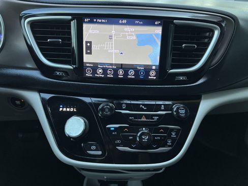 Used 2018 Chrysler Pacifica Touring Plus w/ Tire & Wheel Group image 24