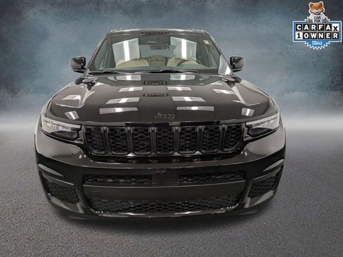 Used 2025 Jeep Grand Cherokee L Limited w/ Black Appearance Package AWD/4WD image 2