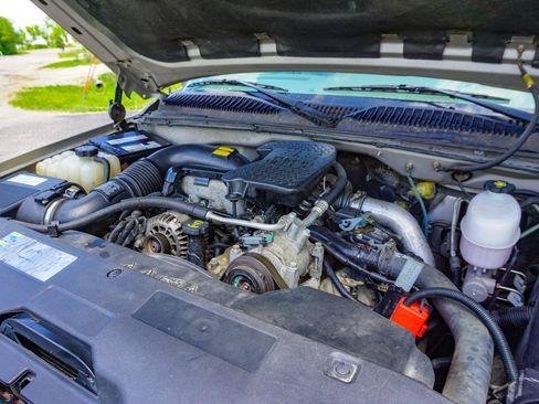 Used 2005 GMC Sierra 2500 SLT w/ Heavy-Duty Power Package AWD/4WD image 39