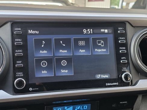 Used 2022 Toyota Tacoma SR5 w/ Technology Package RWD image 12