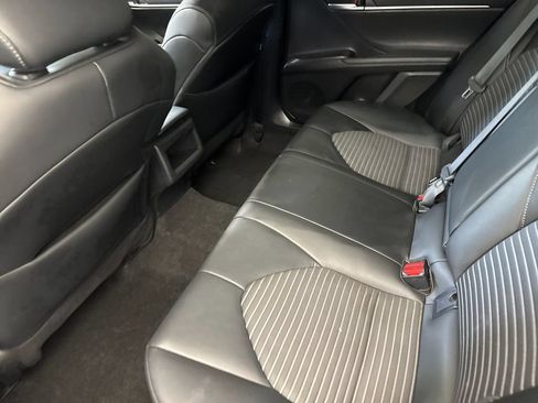 Used 2023 Toyota Camry SE FWD image 11