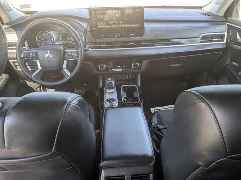 Used 2025 Mitsubishi Outlander SE AWD/4WD image 31