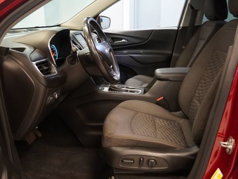 Used 2019 Chevrolet Equinox LT w/ Driver Convenience Package AWD/4WD image 4