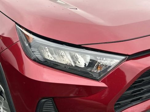 Used 2022 Toyota RAV4 LE FWD image 9