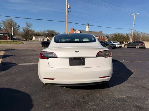 Used 2021 Tesla Model 3 Standard Range Plus RWD image 4