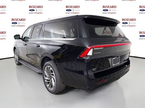 New 2026 Lincoln Navigator L Premier AWD/4WD image 6